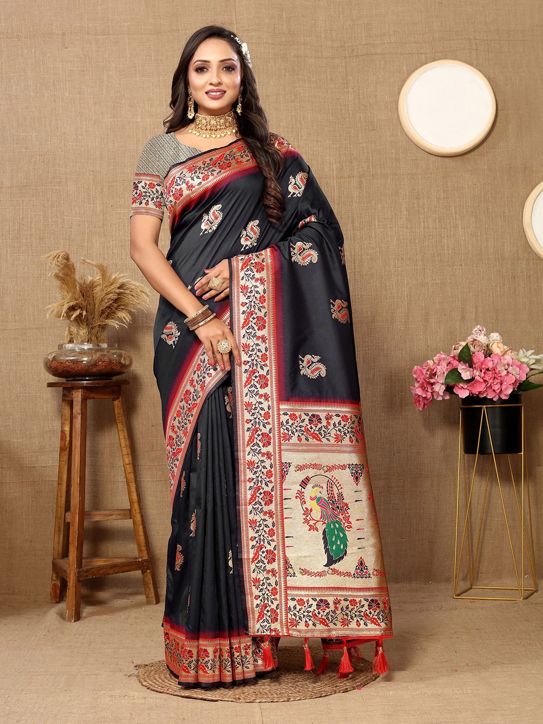 

DIVASTRI Ethnic Motifs Woven Design Zari Pure Silk Paithani Saree, Black