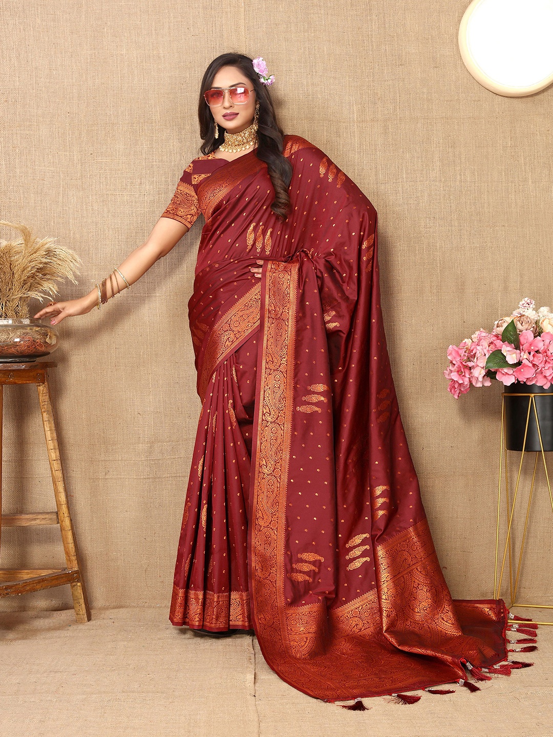

DIVASTRI Ethnic Motifs Woven Design Zari Pure Silk Banarasi Saree, Maroon