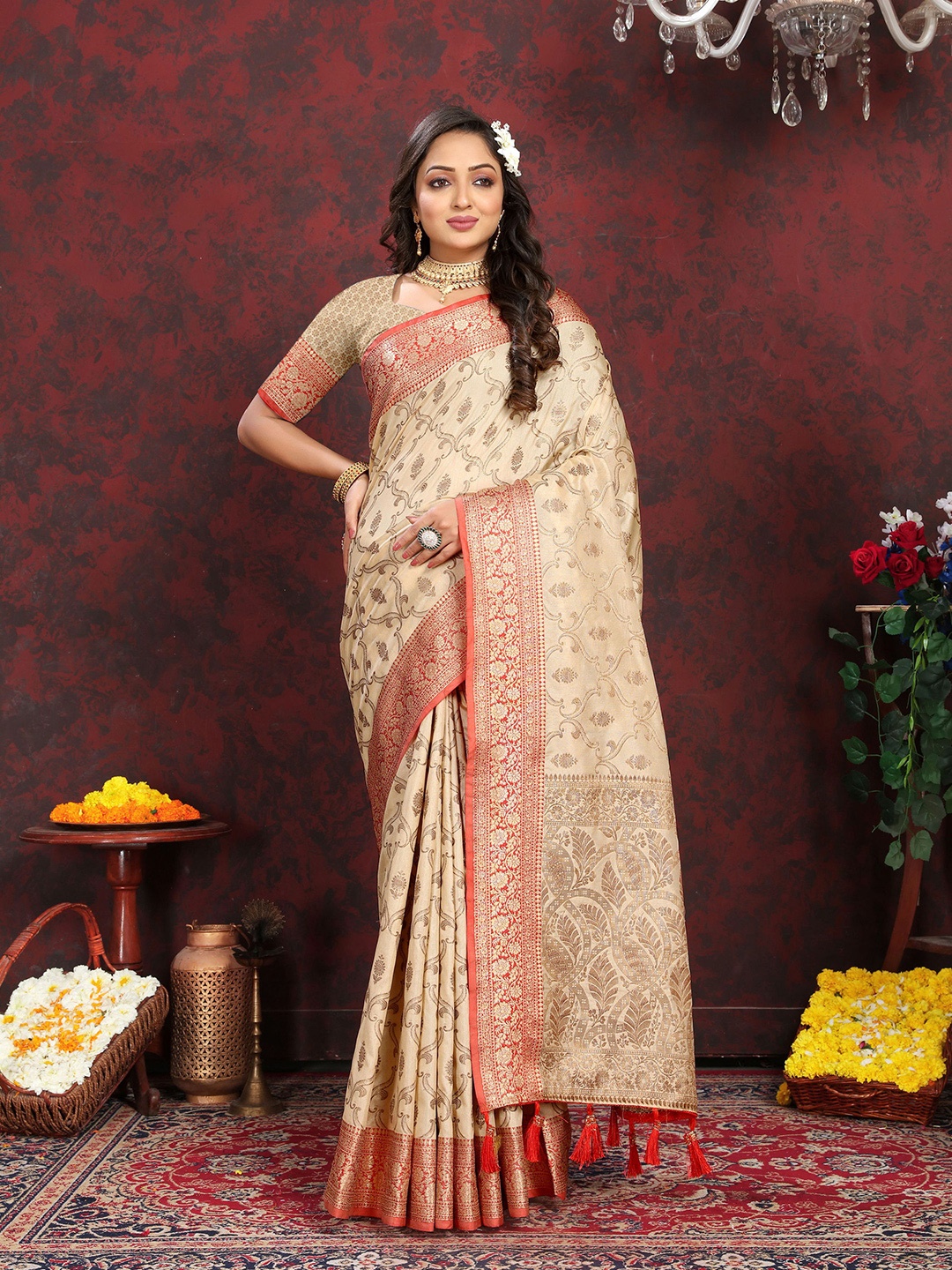 

DIVASTRI Ethnic Motifs Woven Design Zari Silk Cotton Banarasi Saree, Cream