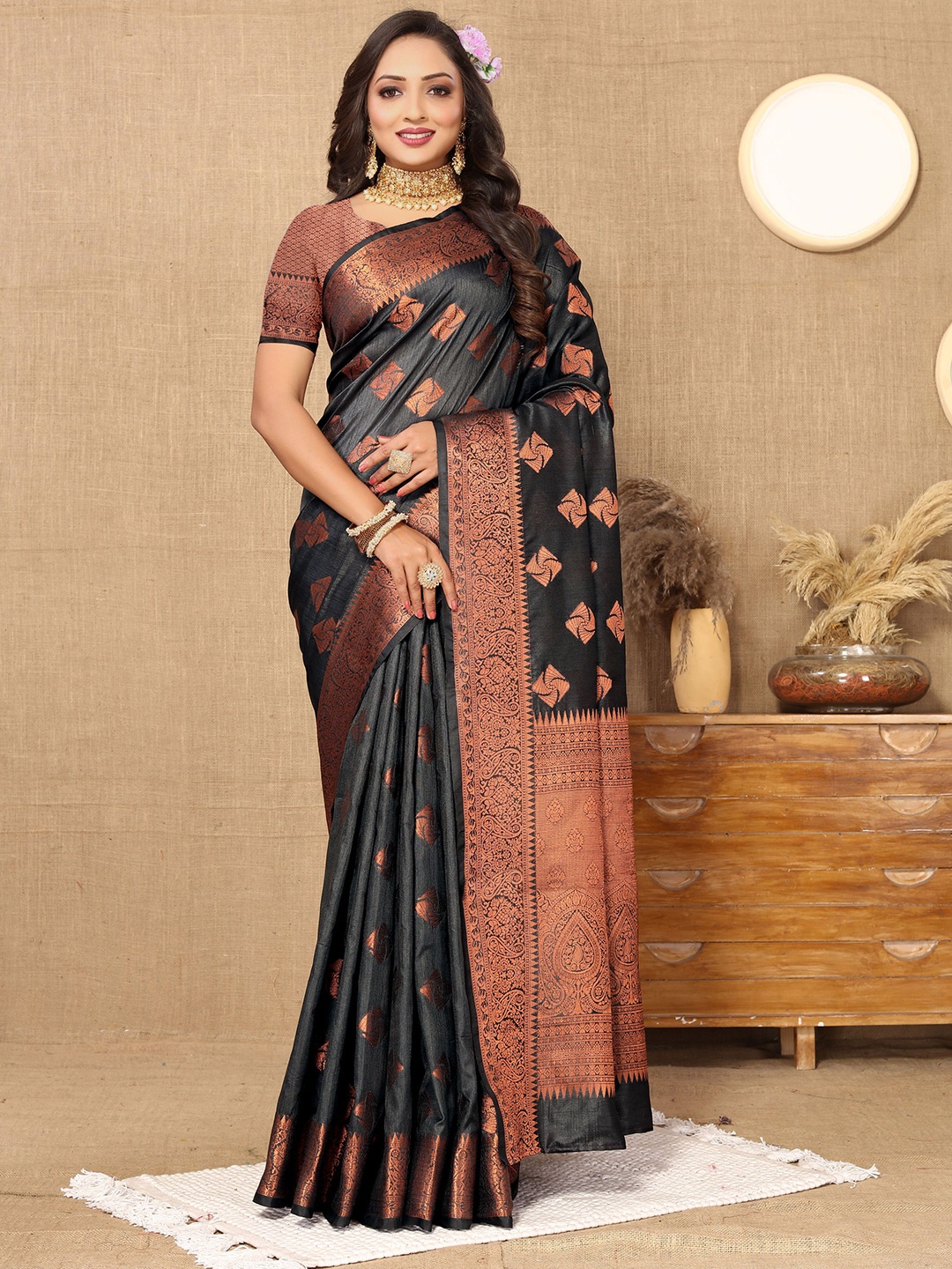 

DIVASTRI Ethnic Motifs Woven Design Zari Silk Cotton Banarasi Saree, Black