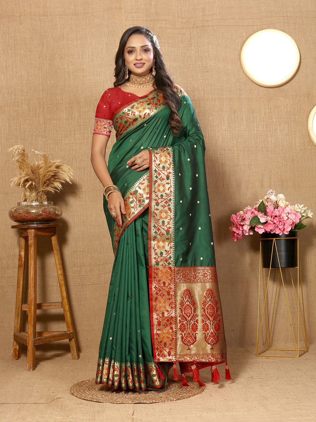 

DIVASTRI Ethnic Motifs Woven Design Zari Pure Silk Paithani Saree, Green