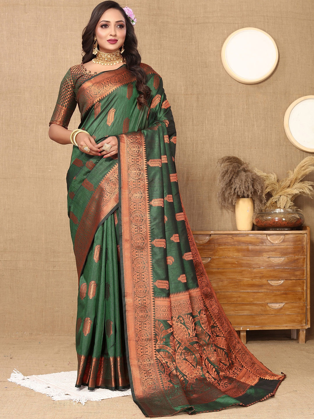 

DIVASTRI Ethnic Motifs Woven Design Zari Silk Cotton Banarasi Saree, Green