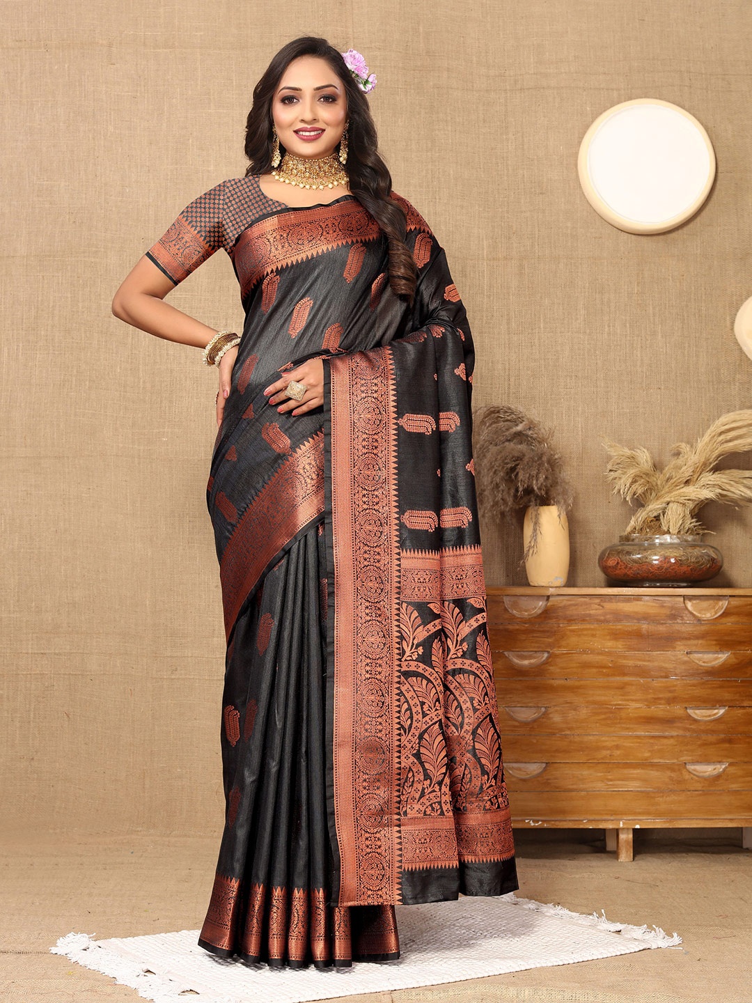 

DIVASTRI Ethnic Motifs Woven Design Zari Silk Cotton Banarasi Saree, Black