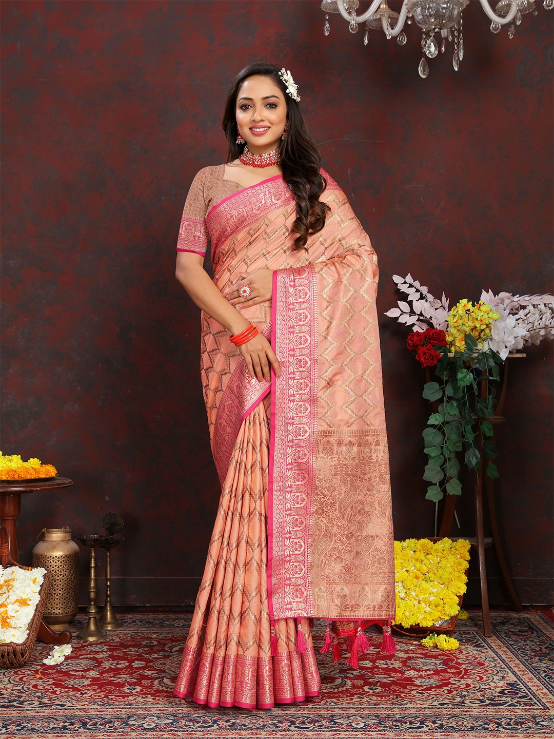 

DIVASTRI Ethnic Motifs Woven Design Zari Silk Cotton Banarasi Saree, Peach