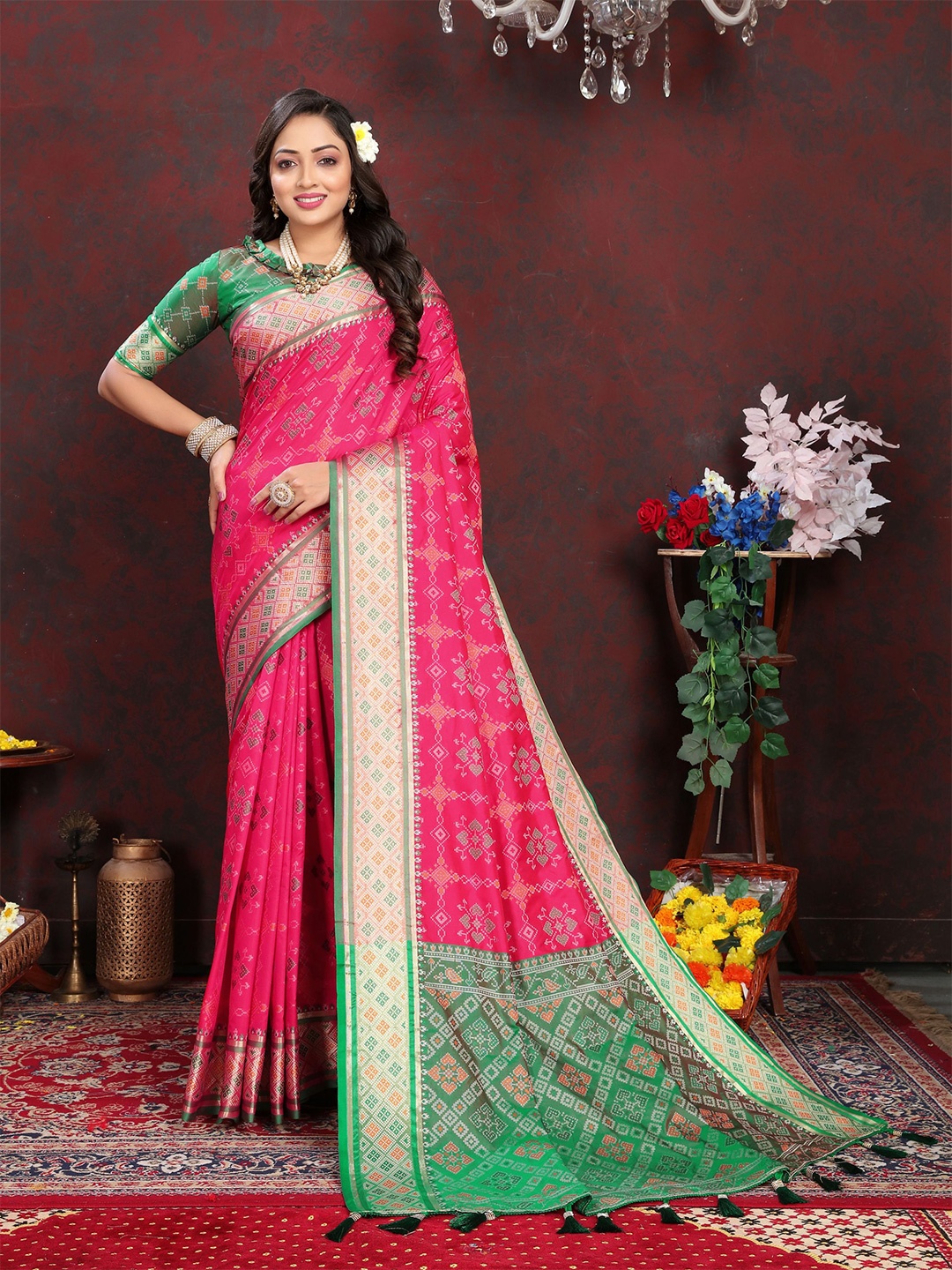 

DIVASTRI Ethnic Motifs Woven Design Zari Pure Silk Patola Saree, Pink