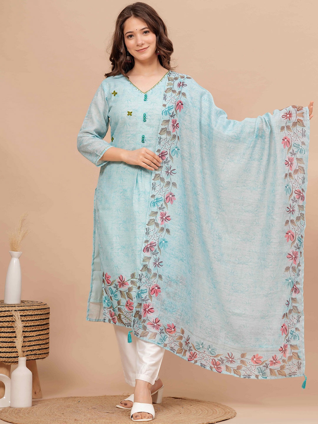 

MissKurti Floral Printed Regular Sequinned Linen Kurta with Trouser & Dupatta, Turquoise blue