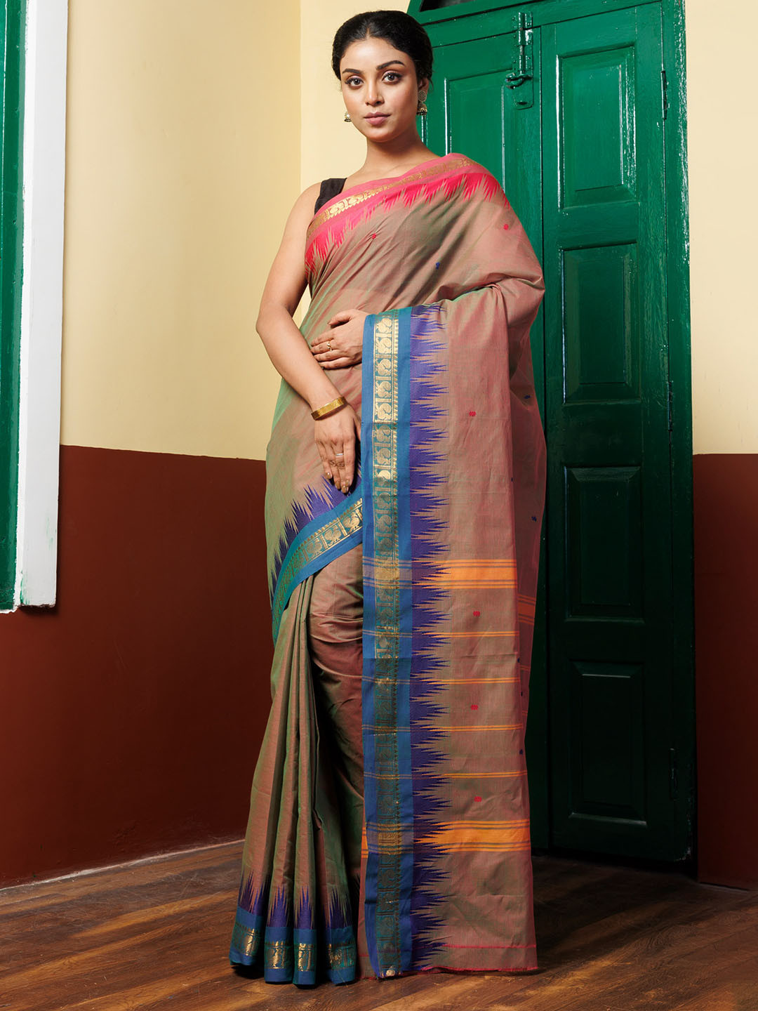 

Unnati Silks Woven Design Zari Pure Cotton Handloom Kanjeevaram Saree, Green