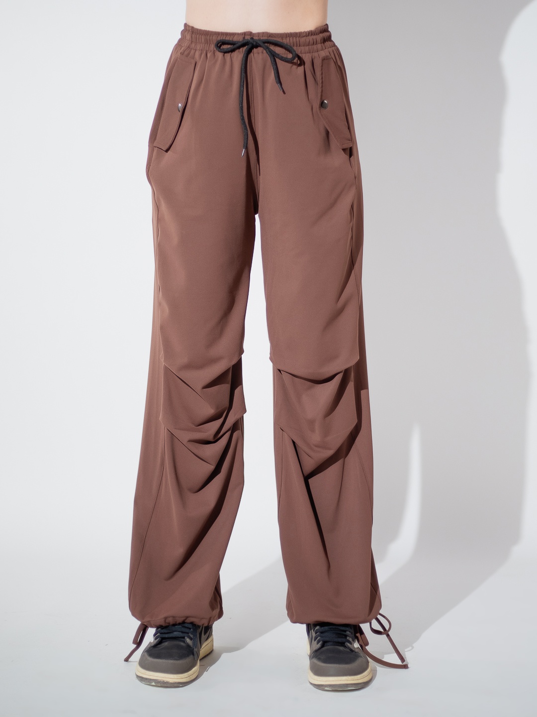 

Stylecast X Hersheinbox Women Cotton High-Rise Parachute Trouser, Brown