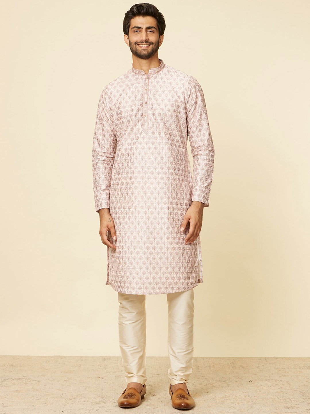 

Manyavar Ethnic Motifs Printed Mandarin Collar Straight Kurta with Pyjamas, Peach