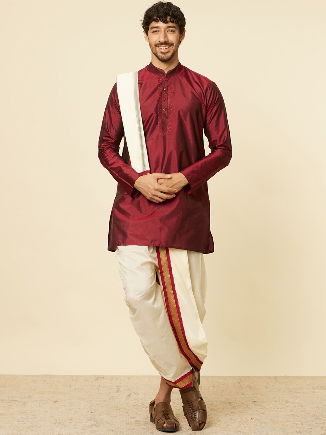 

Manyavar Men Regular Kurta With Dupatta, Maroon