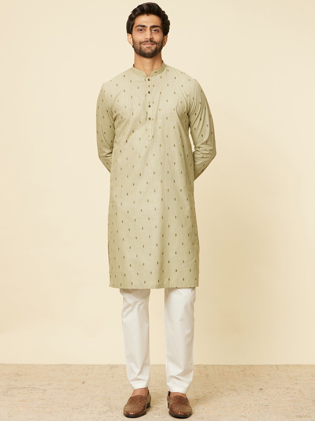 

Manyavar Green Printed Mandarin Collar Pure Cotton Straight Kurta with Pyjamas