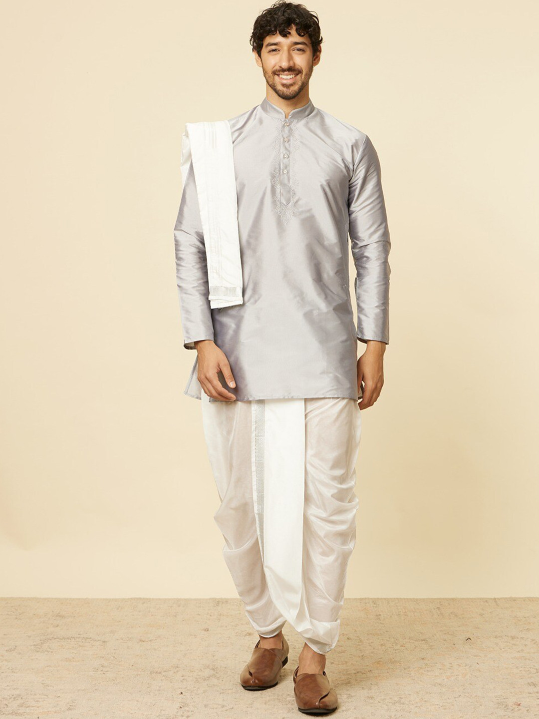 

Manyavar Mandarin Collar Regular Kurta With Dupatta, Grey