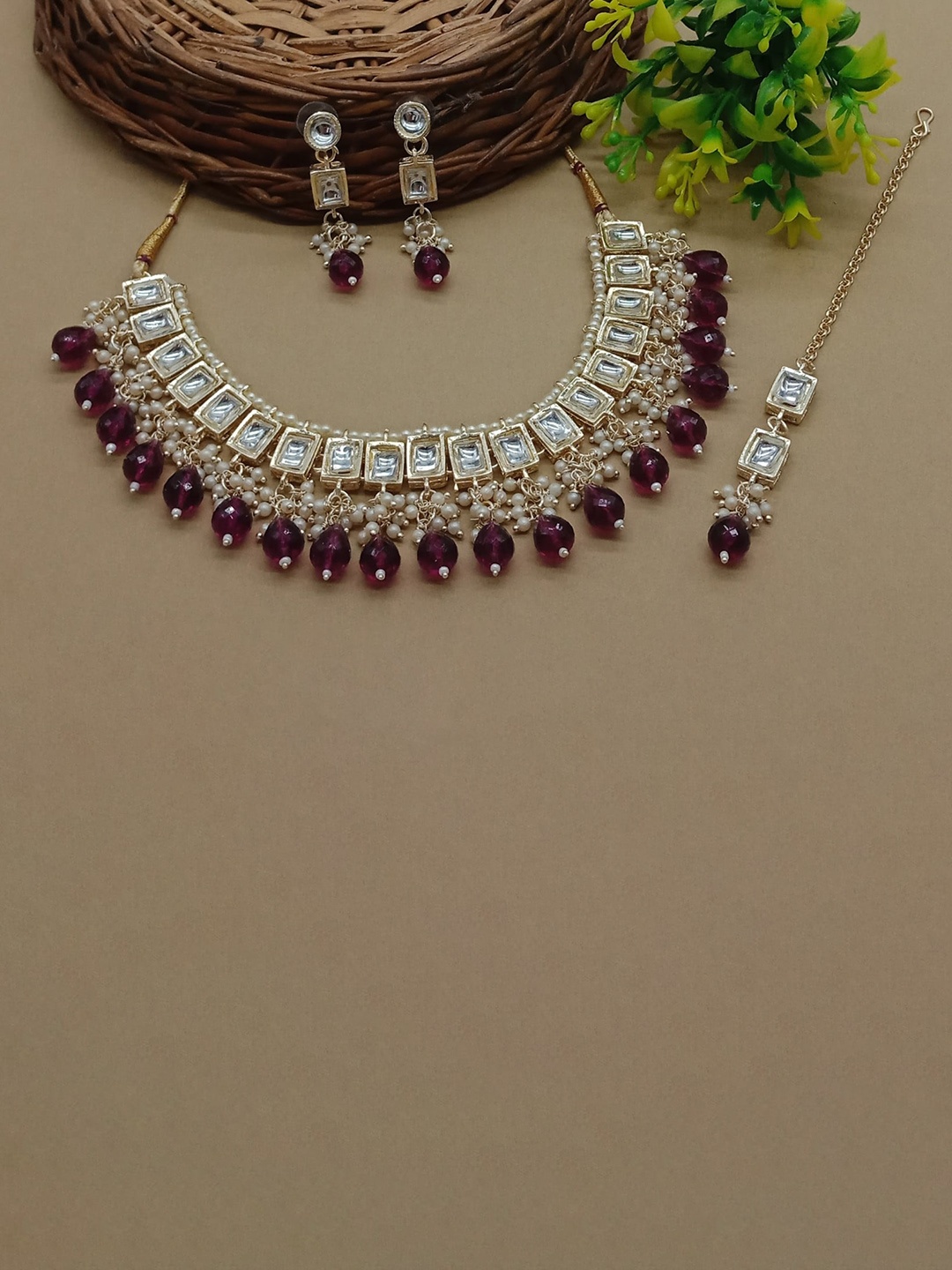 

AASHISH IMITATION Gold-Plated Kundan-Studded & Beaded Jewellery Set