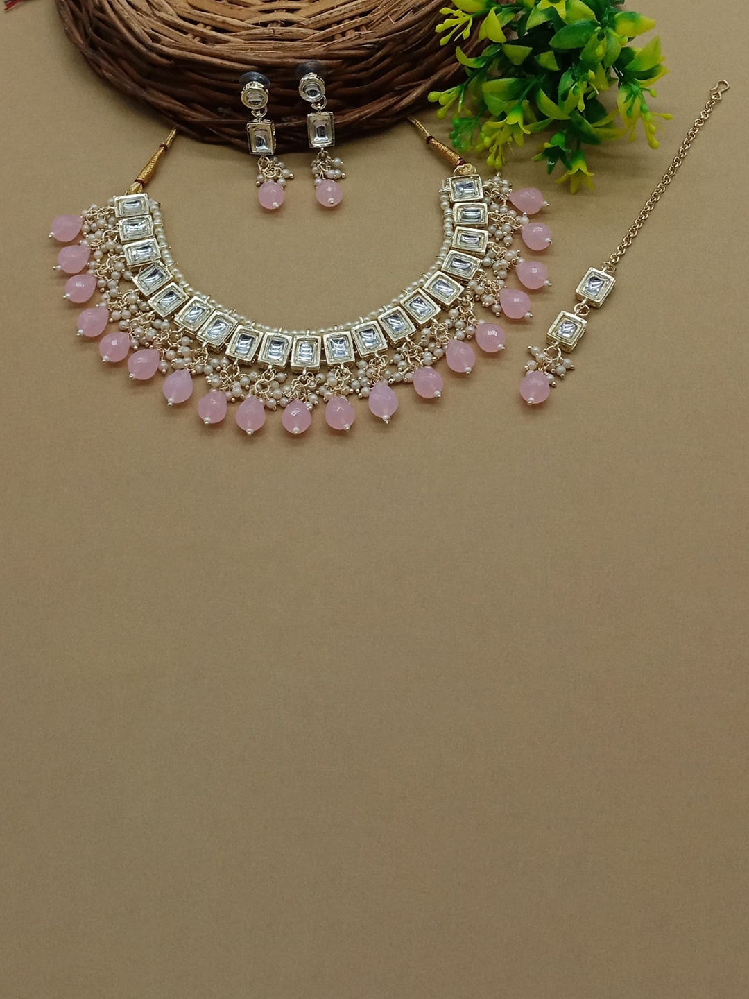 

AASHISH IMITATION Gold-Plated Kundan Studded Jewellary Set