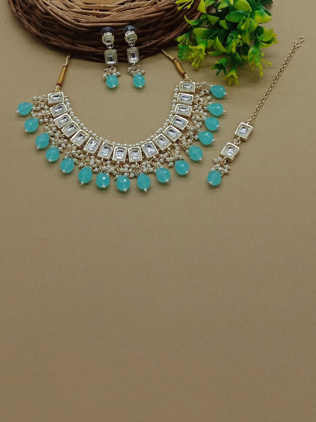 

AASHISH IMITATION Gold-Plated Kundan Studded Jewellary Set