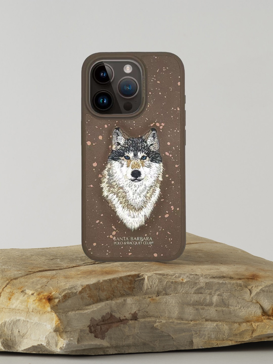 

TREEMODA Wolf Printed iPhone 15 Leather Back Case, Brown