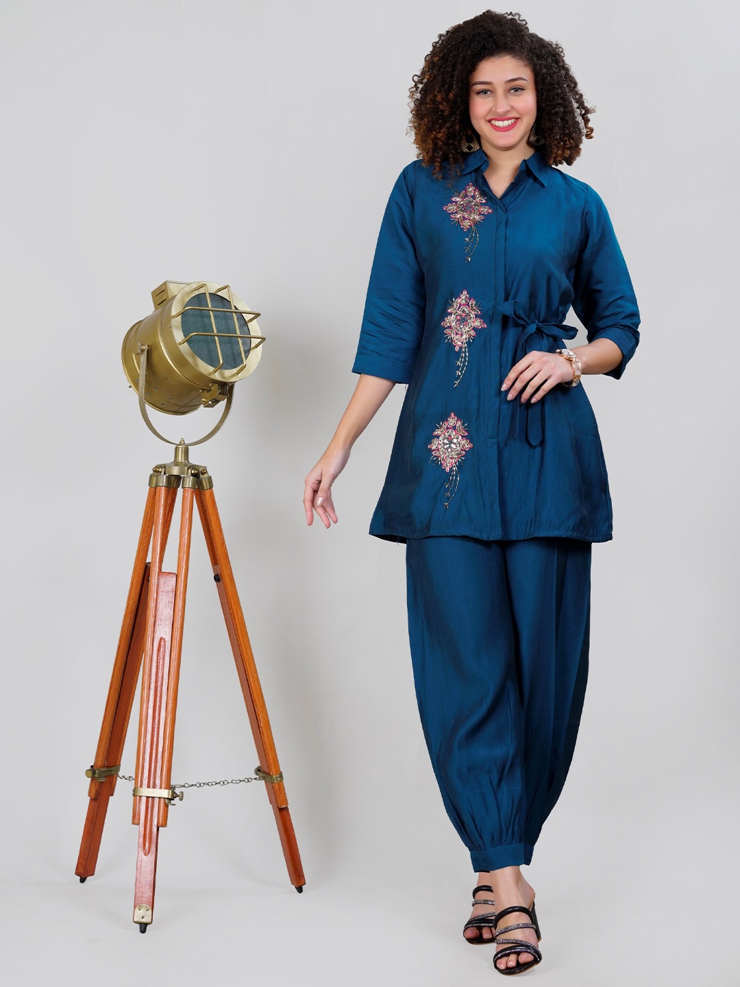 

MEHNAM Floral Embroidered Shirt Collar Co-Ords Set, Navy blue