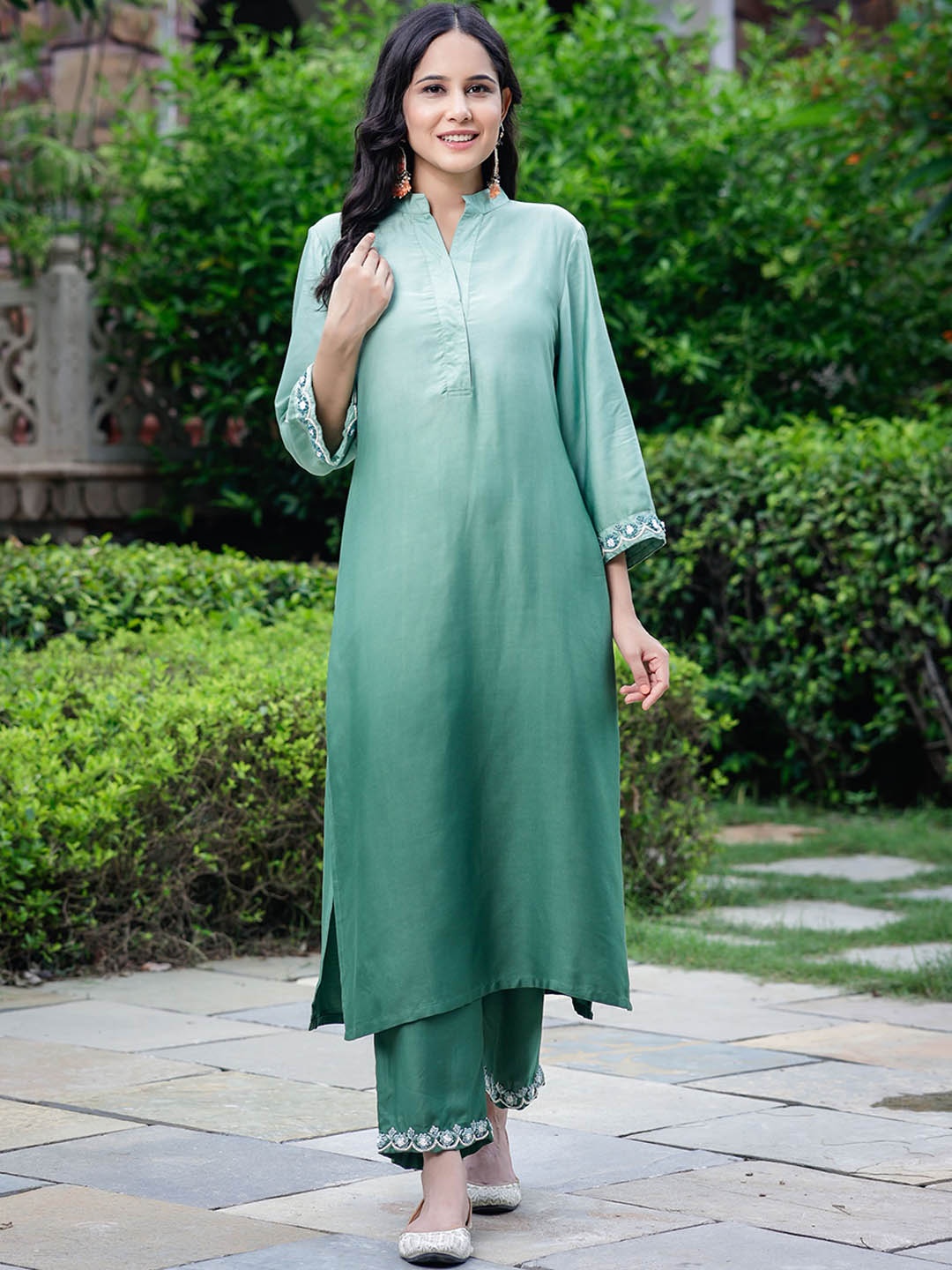 

Lirose Ombre Dyed Regular Beads and Stones Kurta With Trousers, Turquoise blue