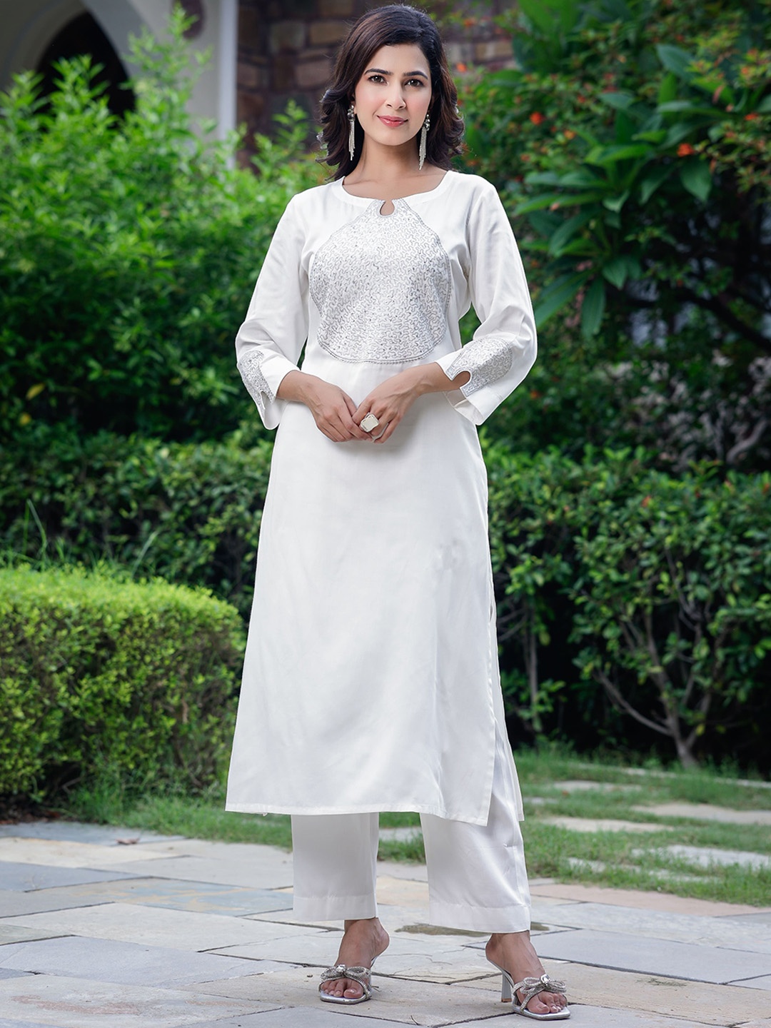 

Lirose Ethnic Motifs Yoke Design Regular Thread Work Kurta With Trousers, White