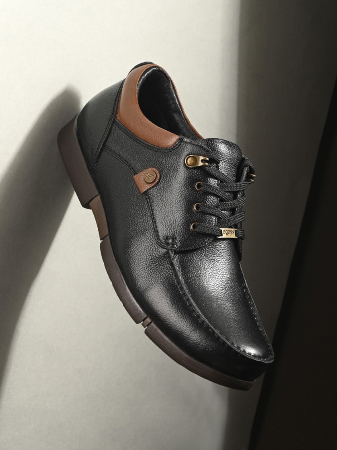 

Egoss Men Textured Round Toe Leather Derbys, Black