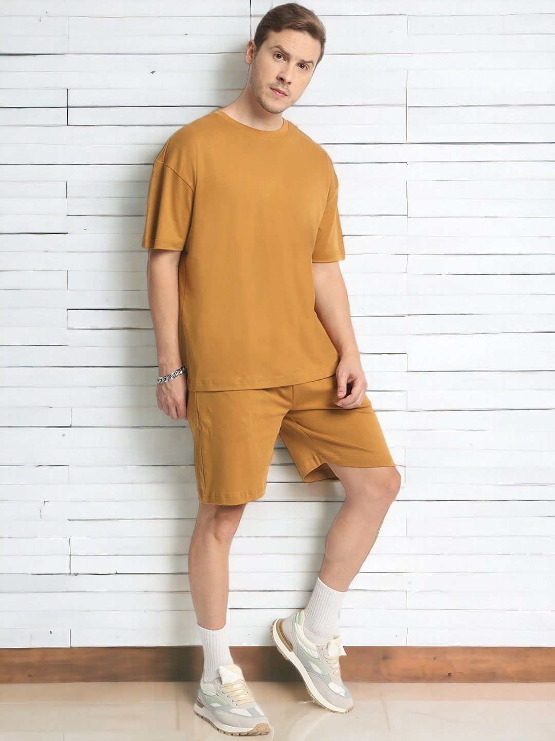 

Bene Kleed Pure Cotton Round Neck Oversized T-Shirt & Shorts Co-Ords, Brown