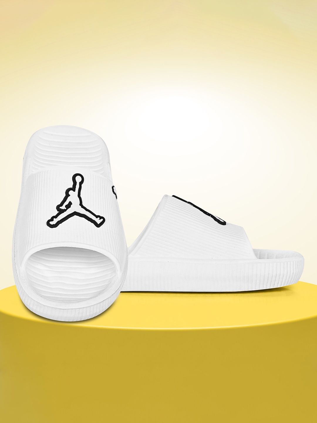

TPENT Men Printed Sliders, White