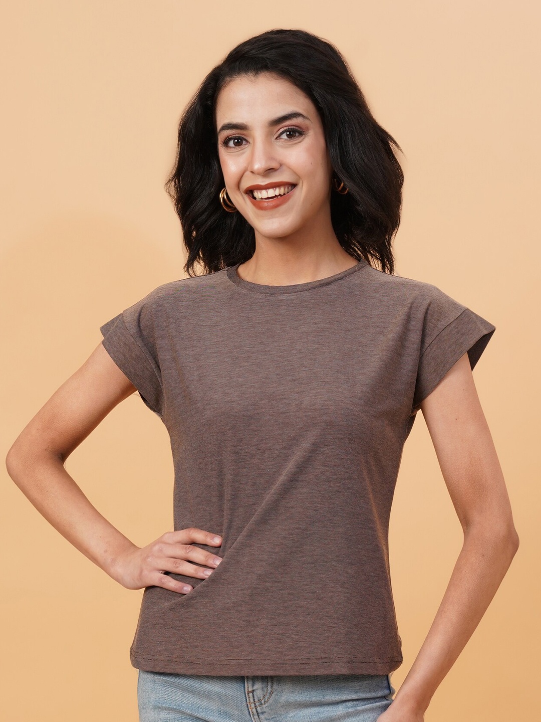 

Kotty Women Extended Sleeves Pockets T-shirt, Brown
