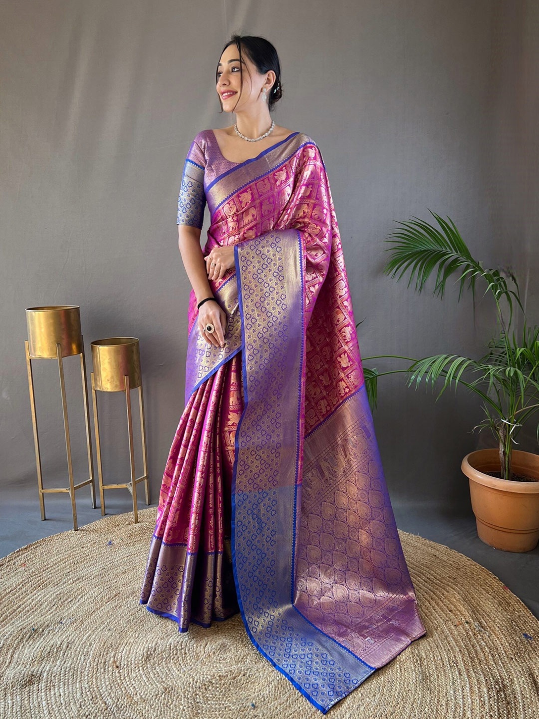 

LeeliPeeri Designer Ethnic Motifs Woven Design Zari Saree, Magenta