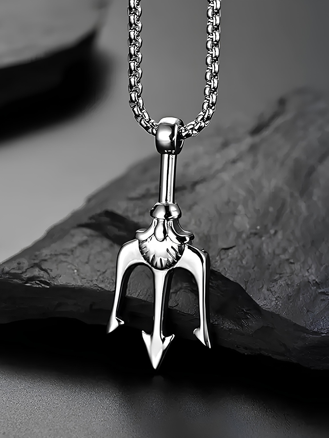 

KARISHMA KREATIONS Silver-Plated Quirky Pendants with Chains