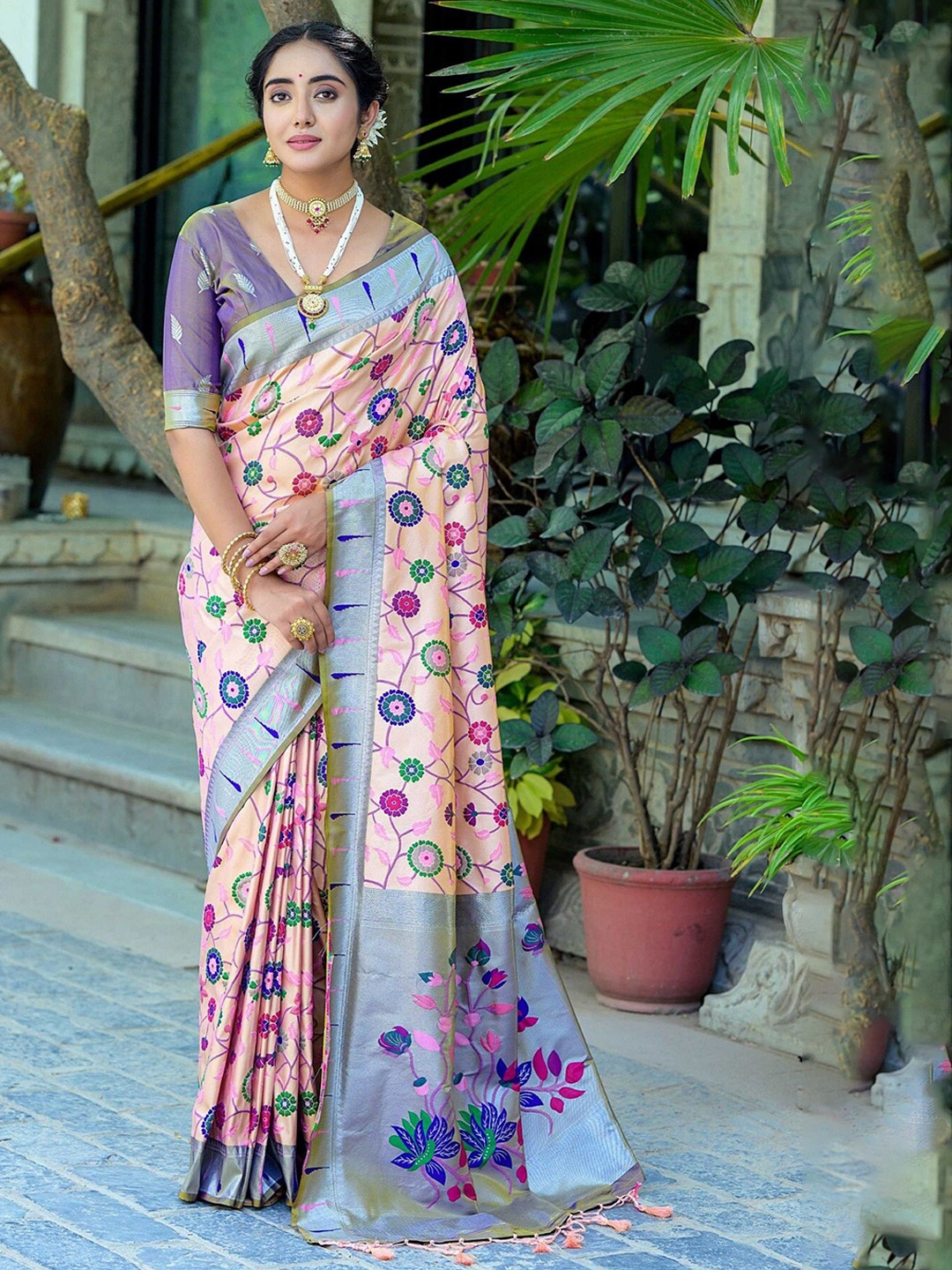 

Mitera Woven Design Zari Silk Blend Paithani Saree, Peach