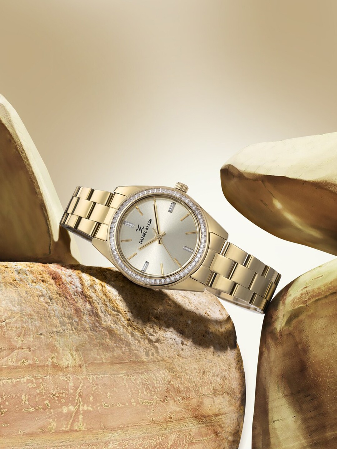

Daniel Klein Women Embellished Dial & Bracelet Style Straps Analogue Watch DK.1.13602-3, Silver