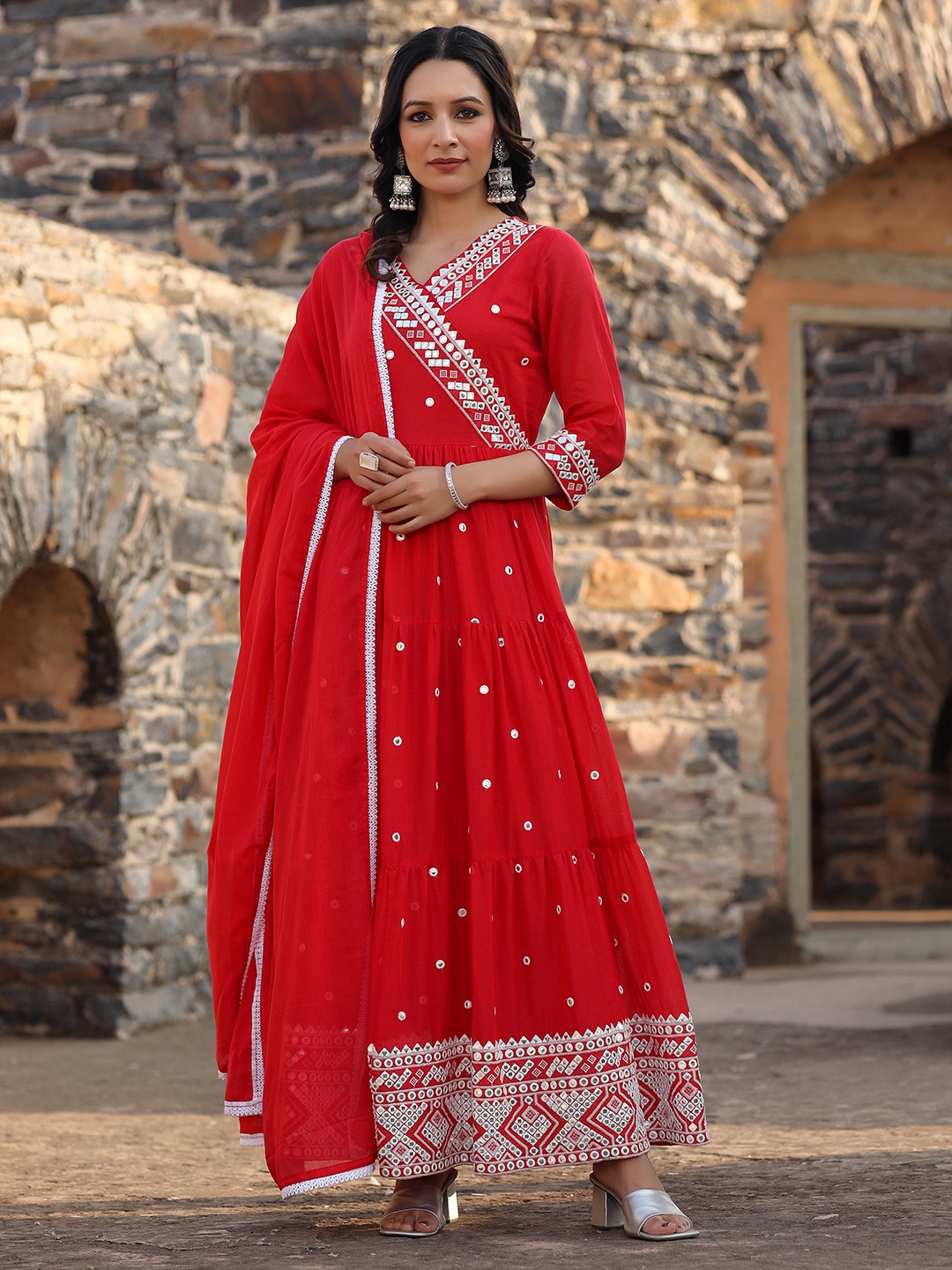 

AMIRAS INDIAN ETHNIC WEAR Embellished V-Neck Embroidered Maxi Ethnic Dress And Dupatta, Red