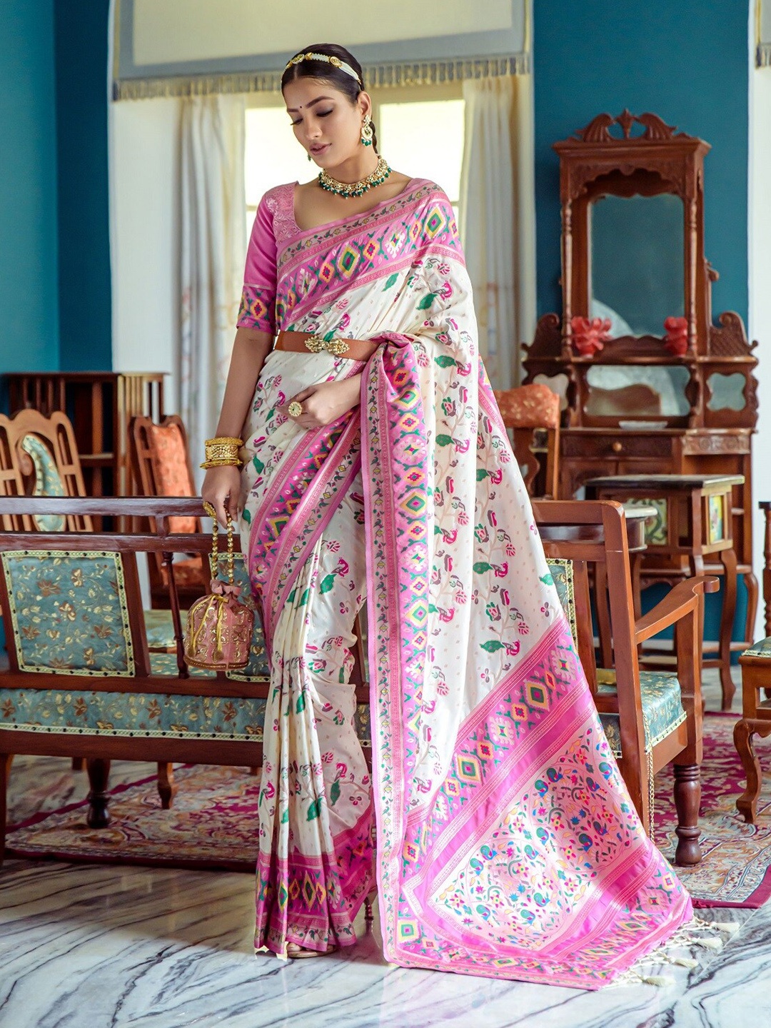 

Mitera White Floral Woven Design Zari Paithani Saree