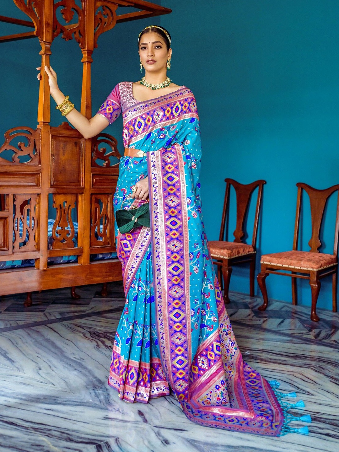 

Mitera Woven Design Zari Silk Blend Paithani Saree, Blue