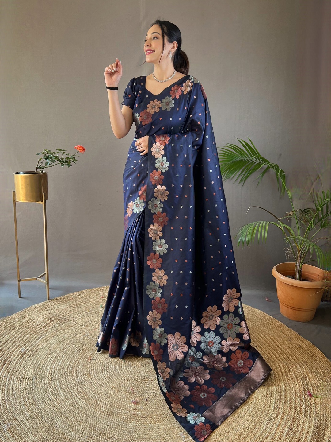 

LeeliPeeri Designer Woven Design Zari Silk Blend Saree, Navy blue