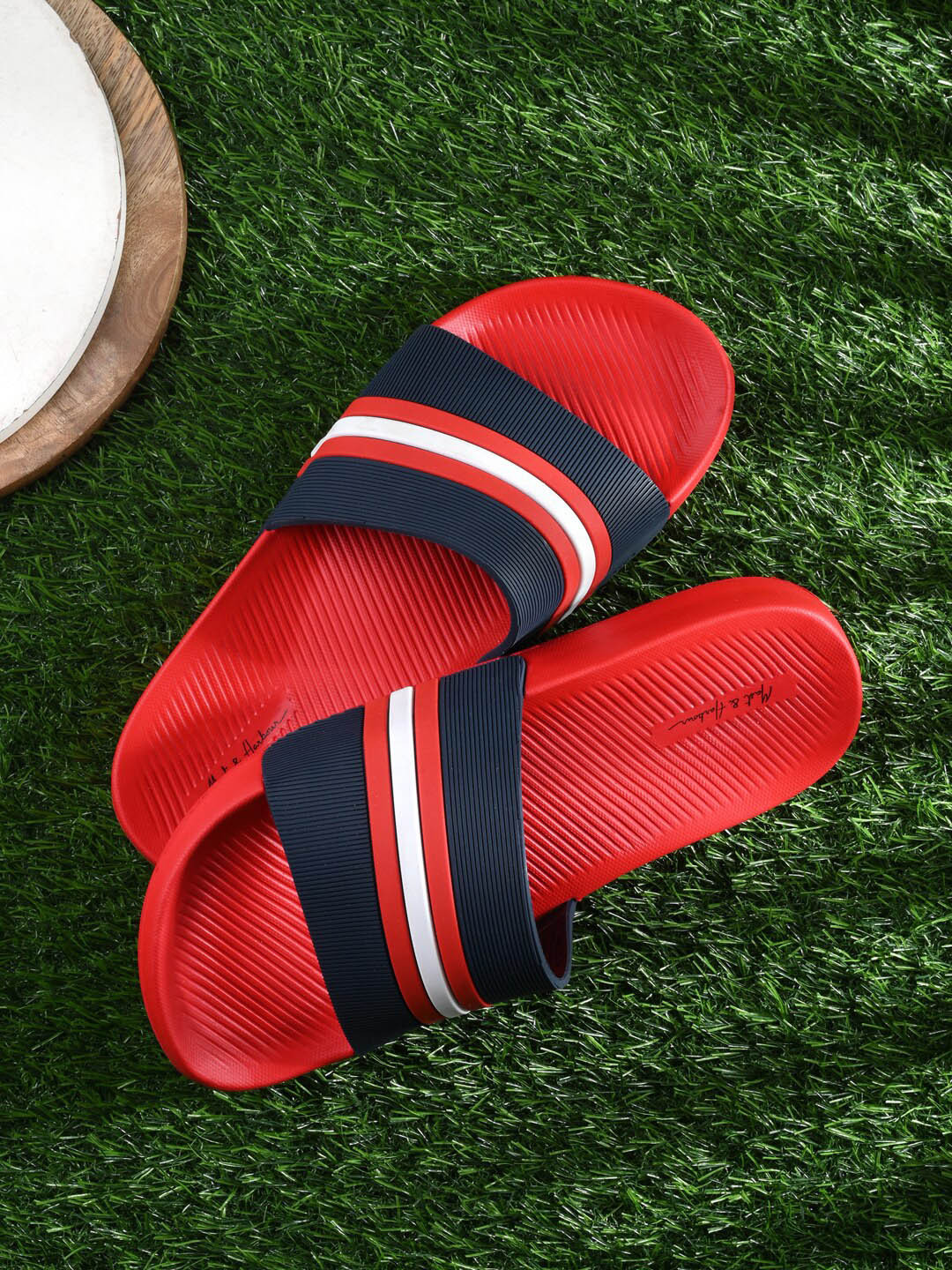 

Mast & Harbour Red Men Striped Sliders
