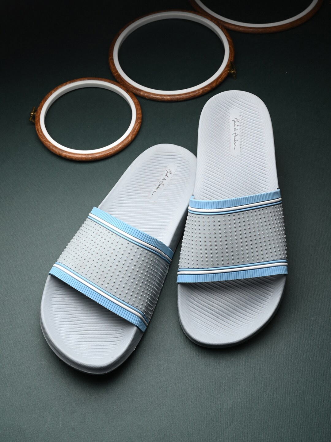 

Mast & Harbour Grey Men Textured Sliders