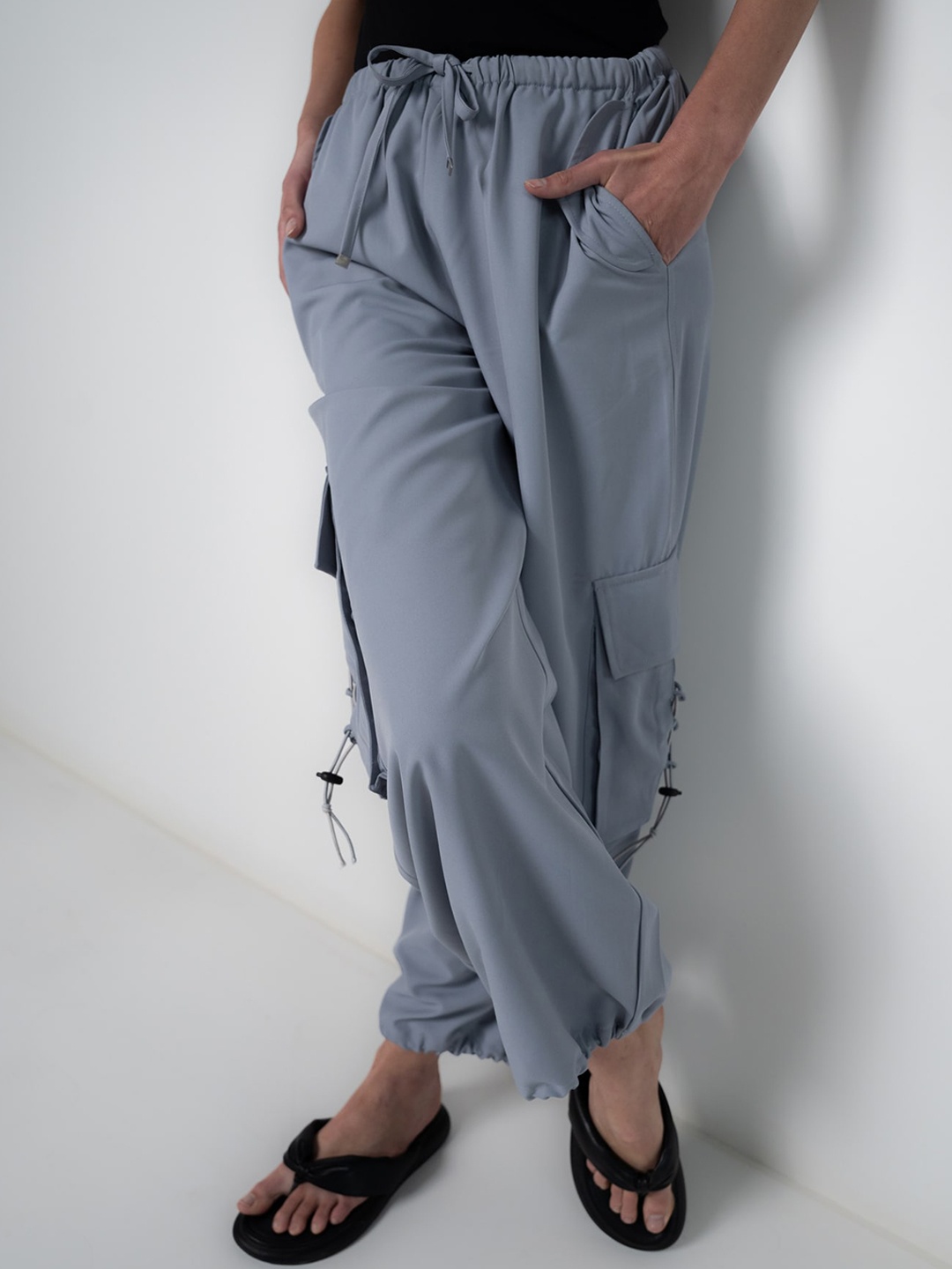 

SOTBELLA Women Loose Fit High Rise Cargos Trousers, Grey