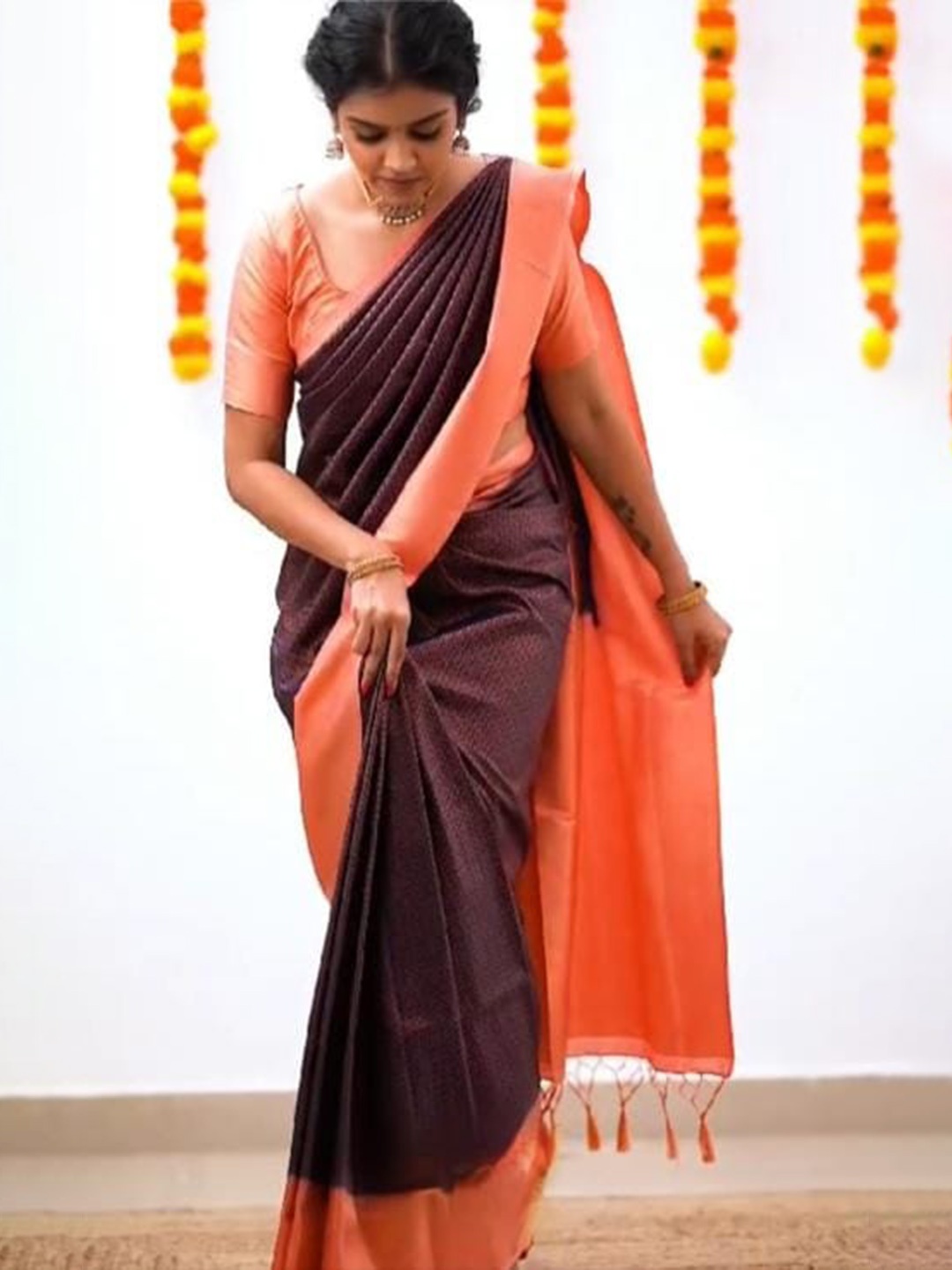 

MORLY Ethnic Motifs Woven Design Zari Kanjeevaram Saree, Purple