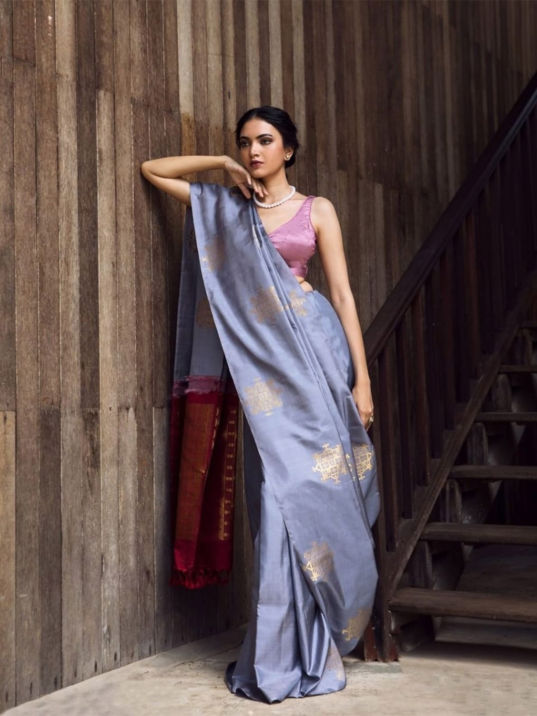 

MORLY Ethnic Motifs Woven Design Zari Kanjeevaram Saree, Grey