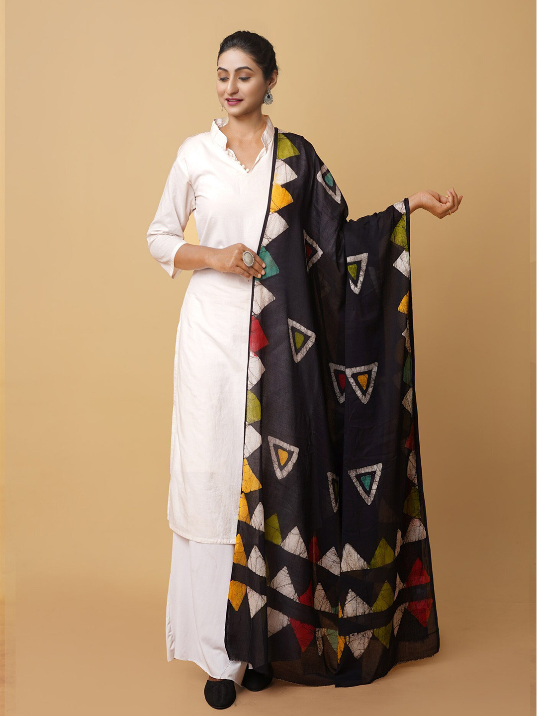 

Unnati Silks Ethnic Motifs Printed Pure Cotton Batik Dupatta, Black
