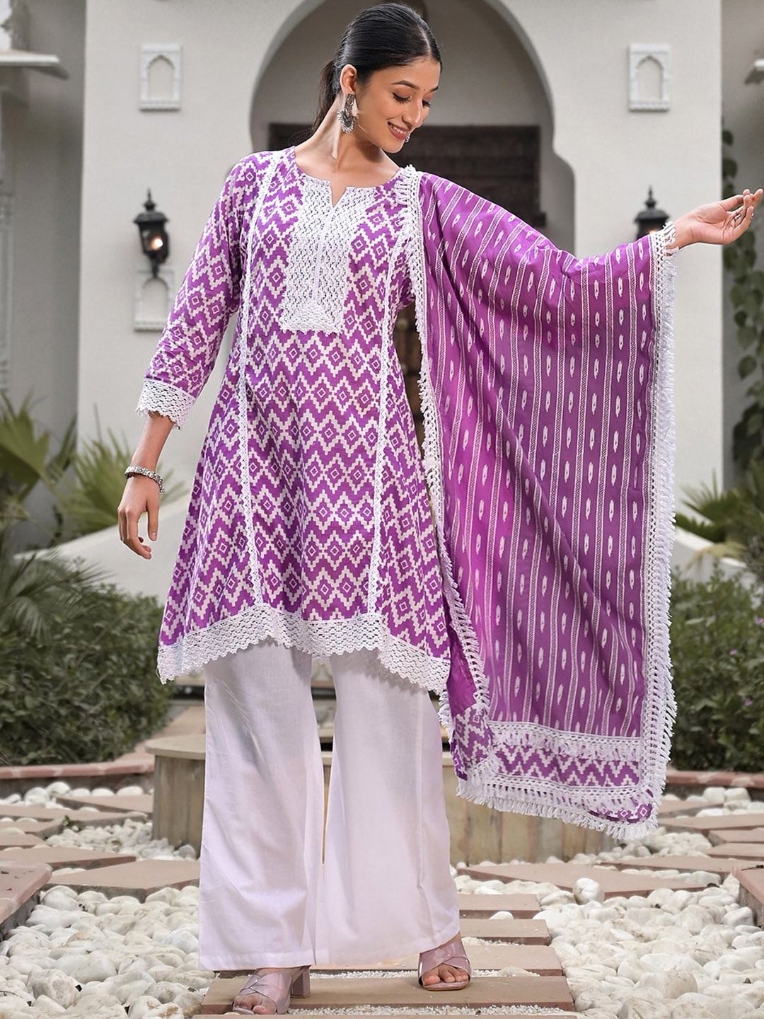 

Vastramyaa Printed Panelled Pure Cotton Kurta with Palazzo & Dupatta, Purple