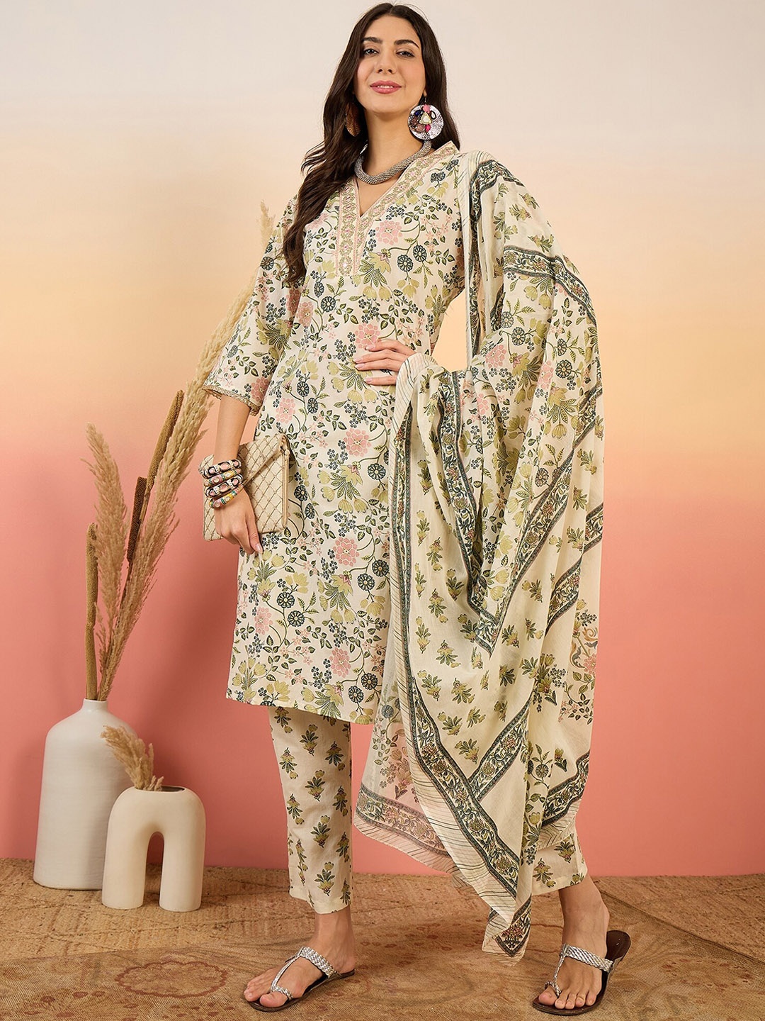 

Vastramyaa Floral Printed Regular Pure Cotton Kurta with Trousers & With Dupatta, Cream
