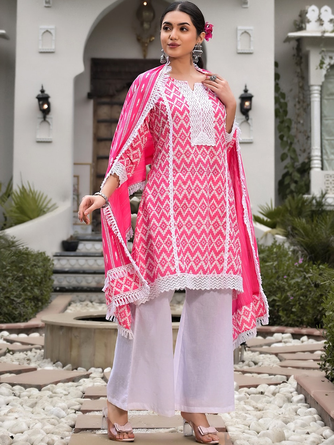 

Vastramyaa Ethnic Motifs Printed Panelled Pure Cotton Kurta with Palazzos & Dupatta, Pink