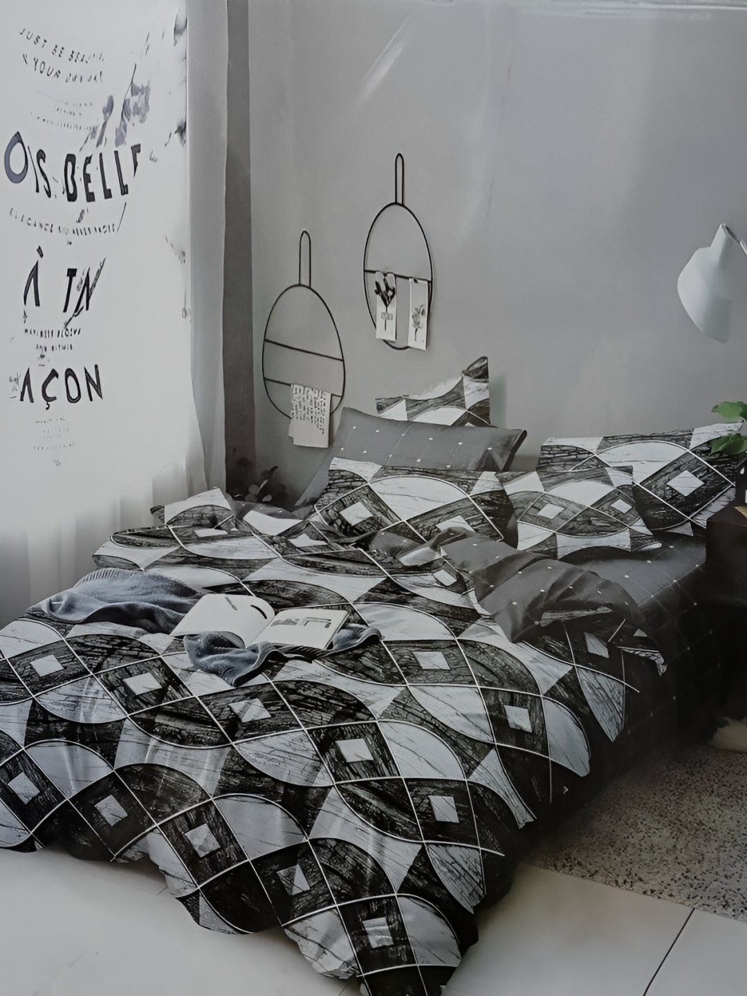 

Signature Grey & Black Floral 160 TC King Bedsheet with 2 Pillow Covers