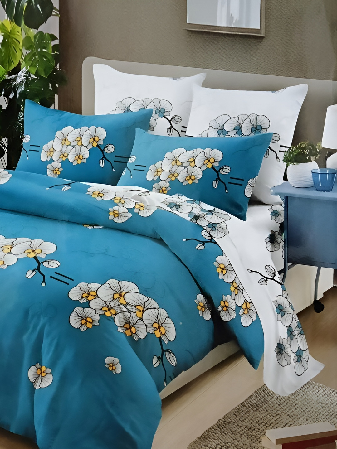 

Signature Blue & White Floral 160 TC King Bedsheet with 2 Pillow Covers
