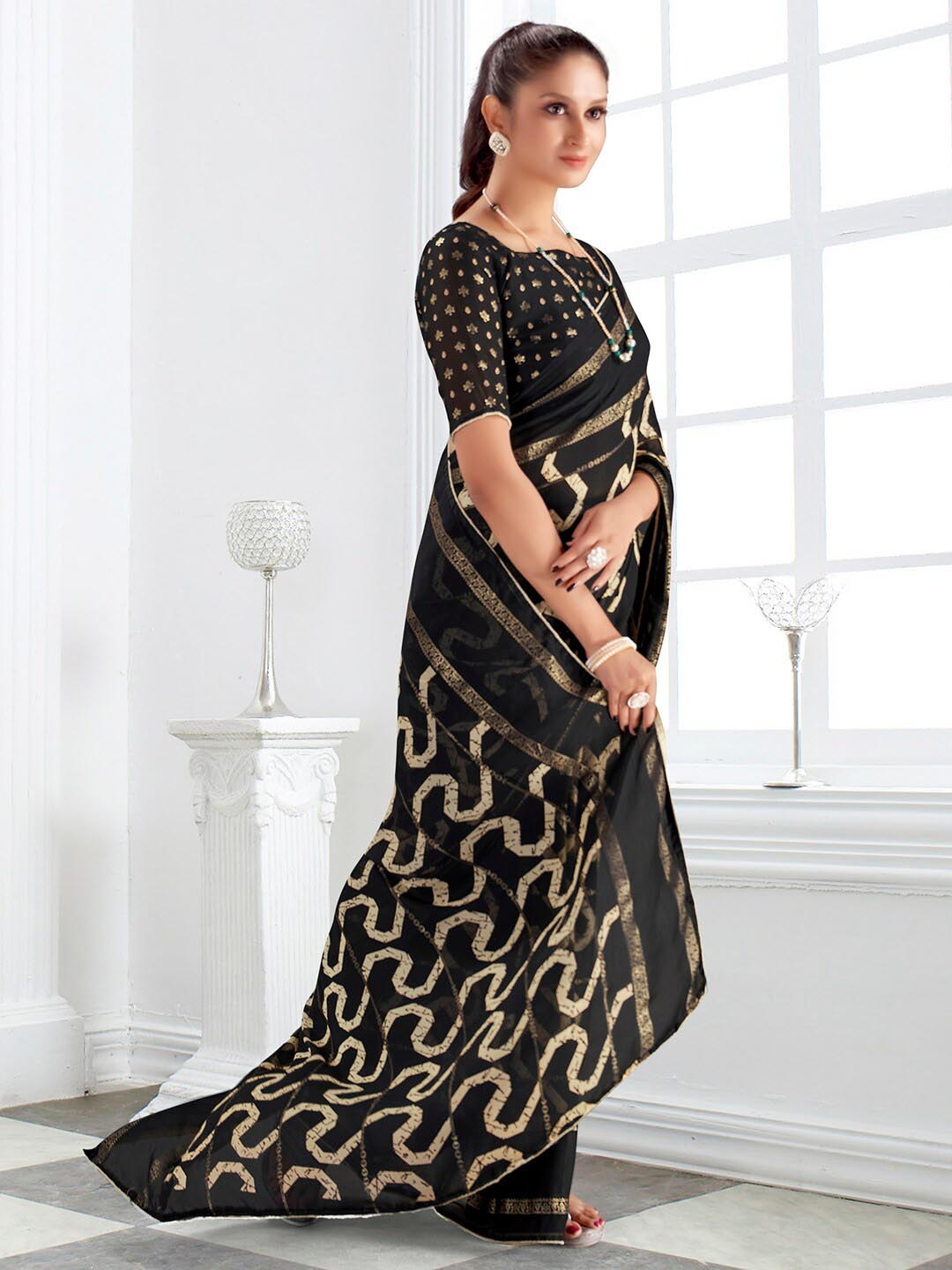 

Mitera Ethnic Printed Zari Pure Georgette Saree, Black