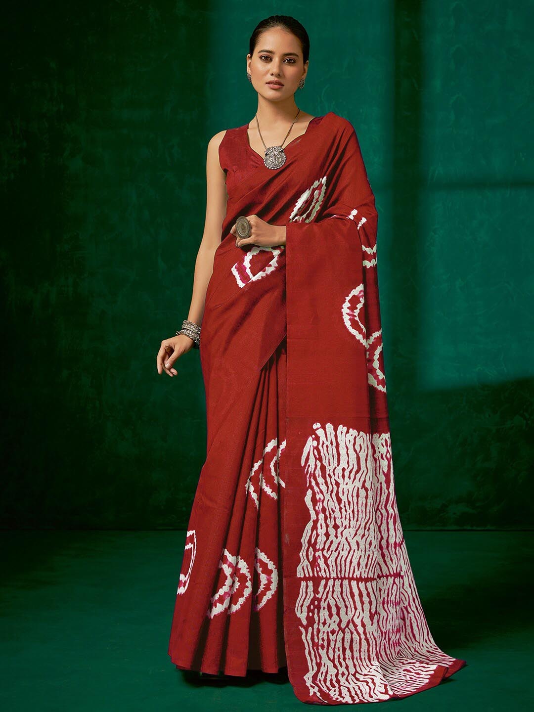 

Mitera Red Tie and Dye Block Print Saree