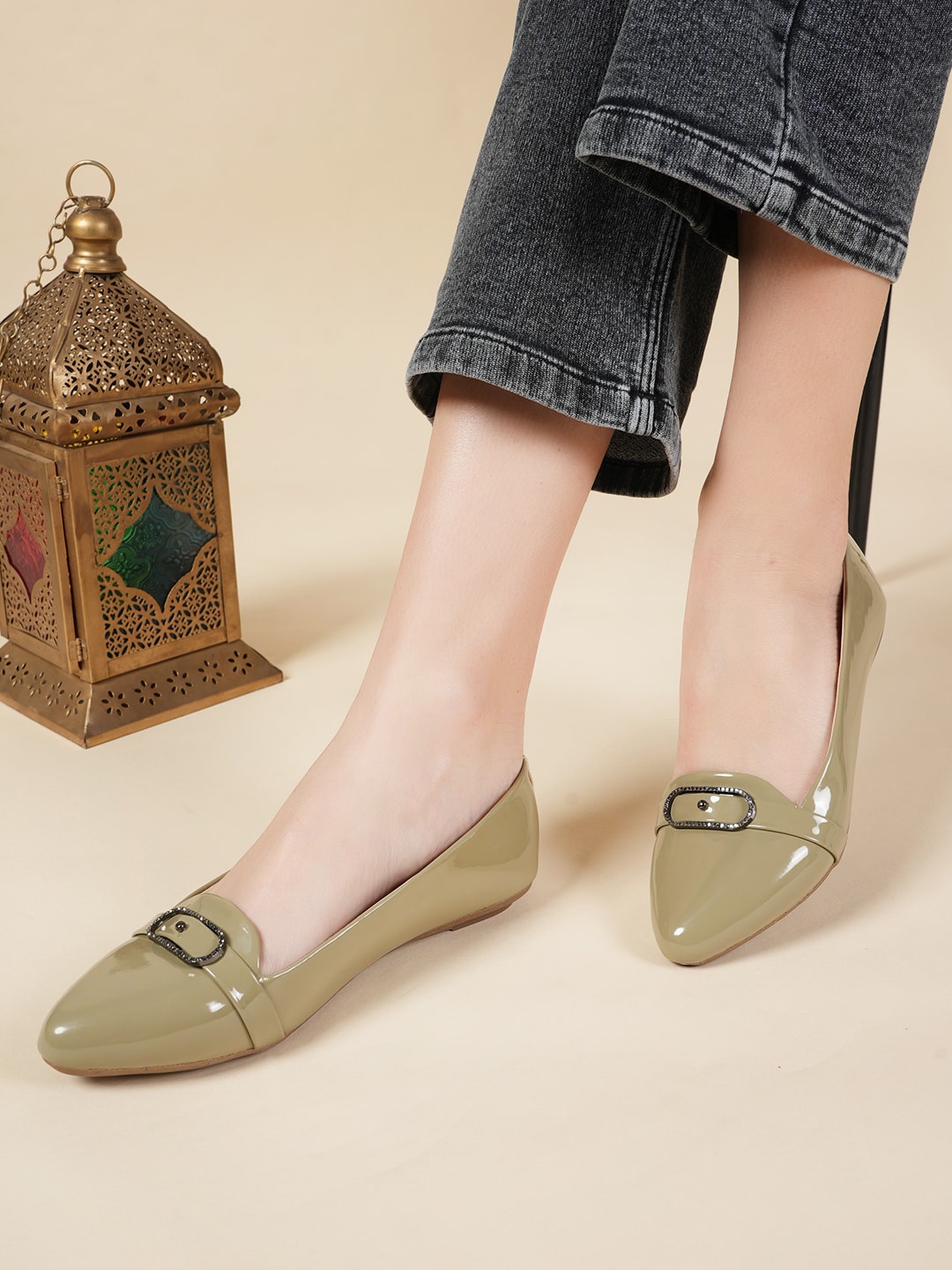 

DressBerry Green Pointed Toe Embellished Ballerinas