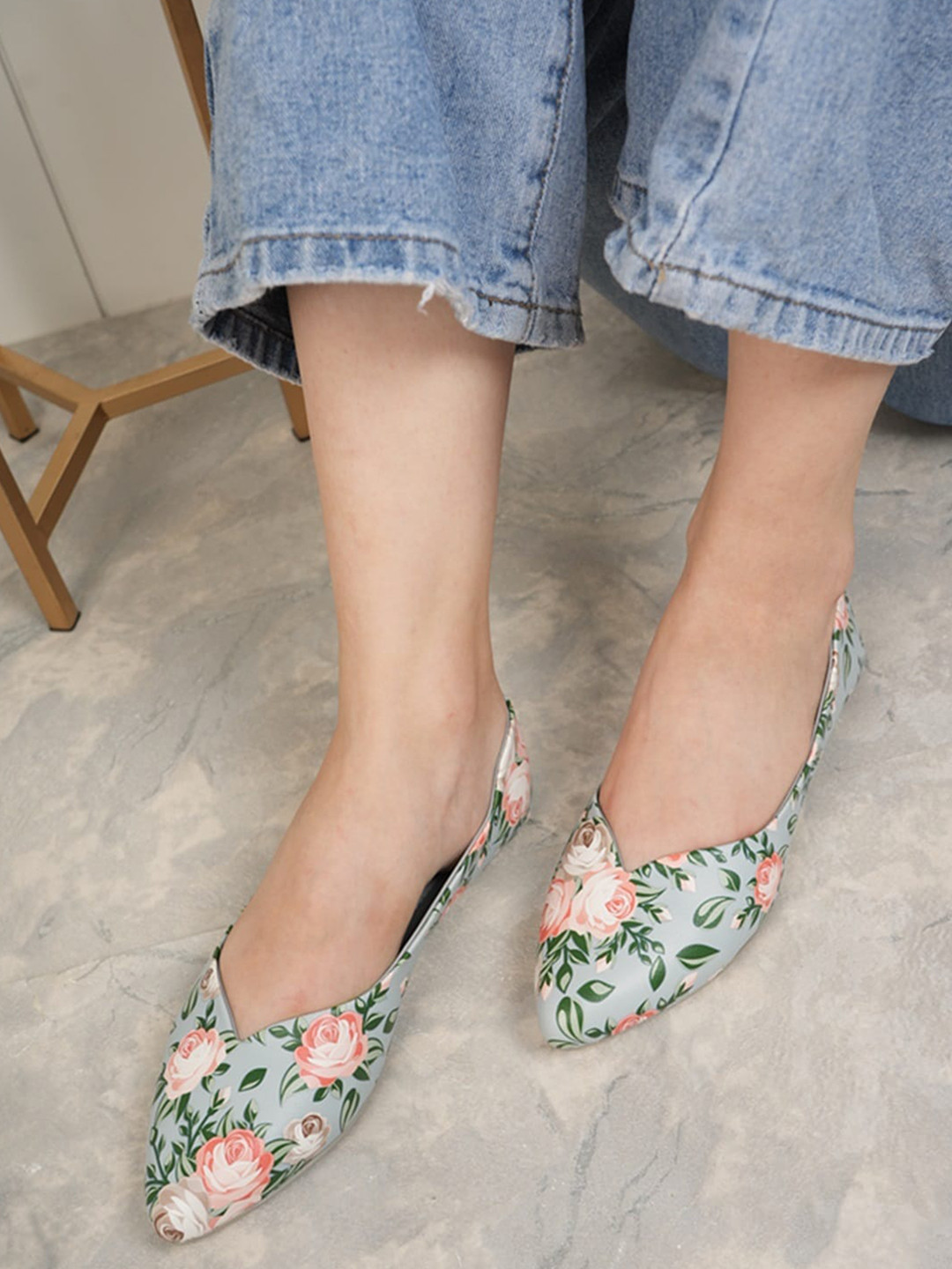 

DressBerry Grey Printed Ballerinas